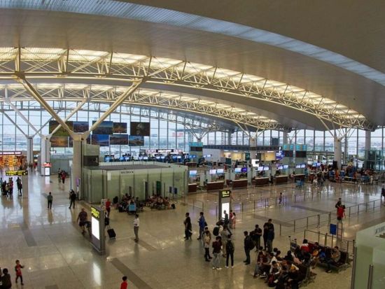 ノイバイ国際空港ファストトラックサービス　優先レーンで出入国審査！長蛇の列をスキップしてVIP気分 ＜到着便または出発便／ハノイ＞