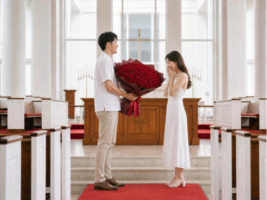 ハワイの名門教会を贅沢に完全貸切！伝統のレイセレモニーで叶える極上の教会プロポーズ