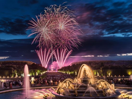 【6月6日～9月19日限定】ベルサイユ宮殿 夜の噴水ショー鑑賞ツアー ＜土曜日／パリ発＞の写真1