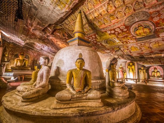 Sri Lanka_Dambulla Cave Temple_AdobeStock_82836625