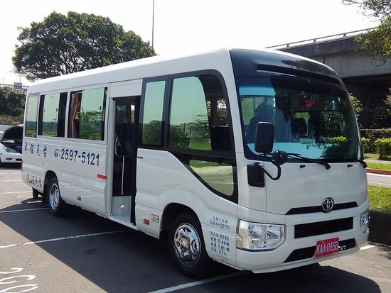 【中型バス貸切チャーター】団体旅行・企業視察・教育旅行におすすめ！ 台北・新北を自由に巡る＜日本語ガイド／最大18名／台北～郊外／空港・基隆港送迎可＞ の写真1