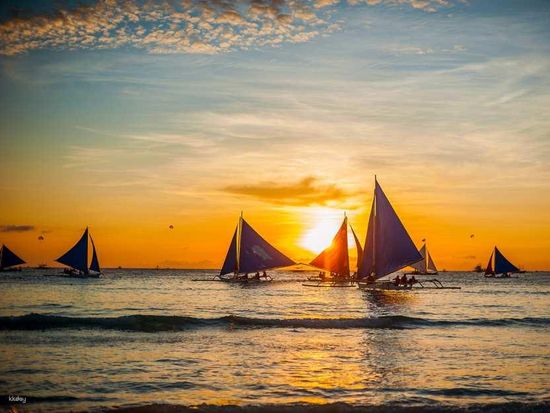 Boracay Island Paraw Sailing1
