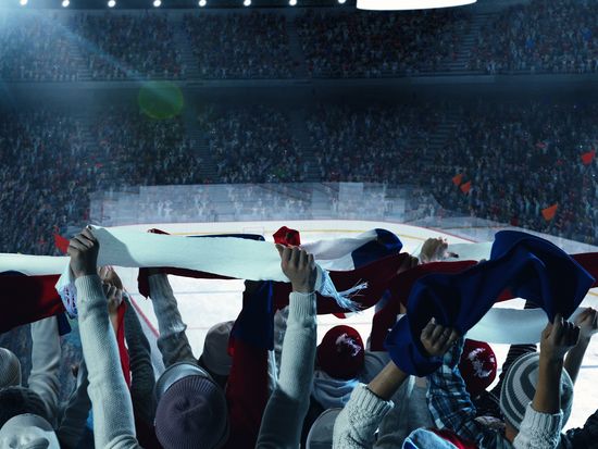 Ice Hockey_pixta_120817214_L