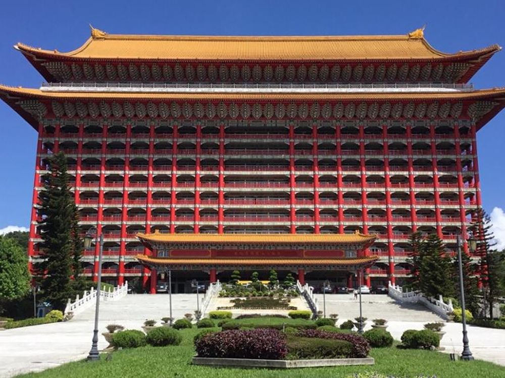 85bacd62-a580-454a-8830-db11878e706a_GrandHotel.jpg