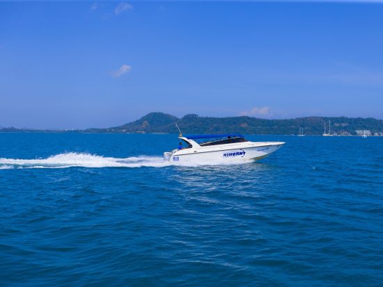 コーラル島1日ツアー　マリンスポーツに最適なロングビーチ利用＜タイ料理ランチ／日本語ガイド／送迎／象乗り体験付きプランあり＞