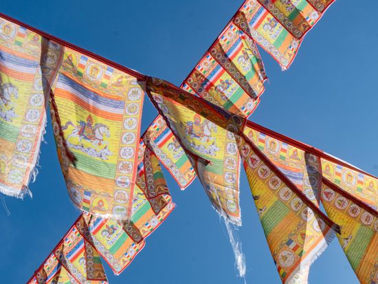 Mongolia_Erdene Zuu_dar lcog_pixta_113390111_L