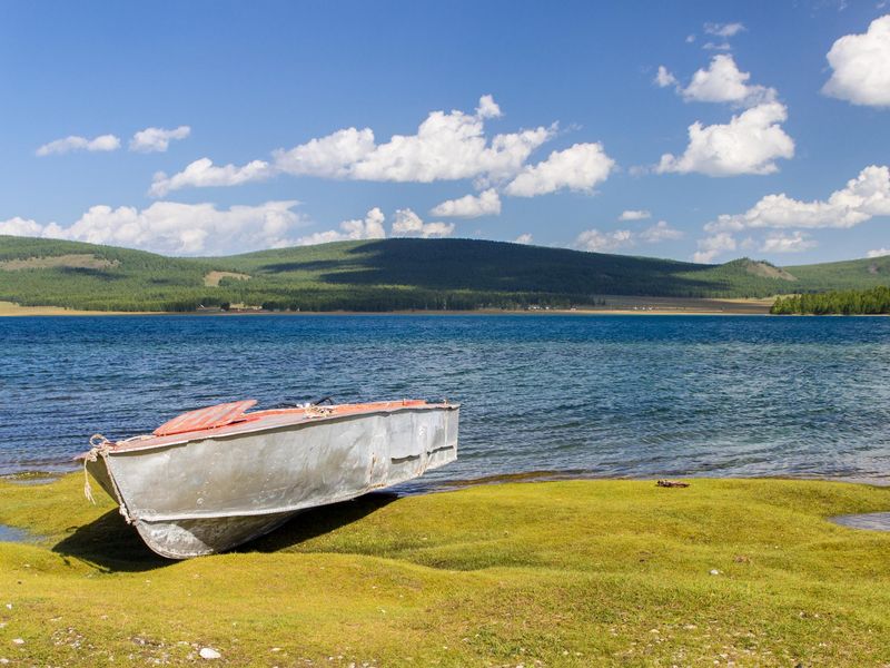 Mongolia_Khuvsgul Lake_AdobeStock_423277223