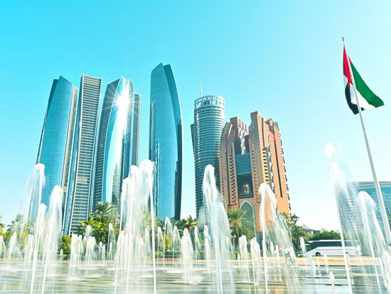 UAE_Abu Dhabi_View from Emirates Palace_pixta_113617062_L