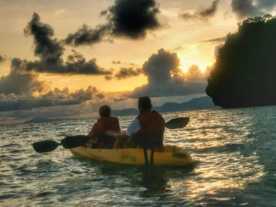 ランカウイ島サンセットカヤックツアー　ジオフォレストパークで夕日観賞を満喫！ホテル送迎付きプランあり＜3.5時間／英語ガイド＞