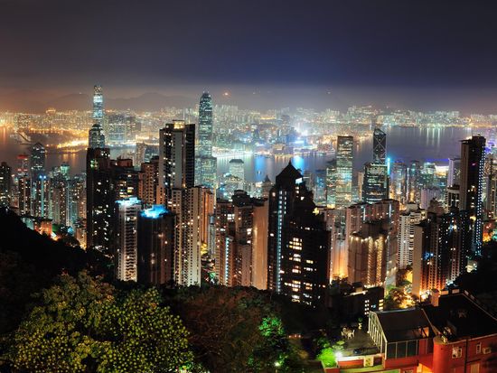 Hong Kong_Victoria Peak_Night_Skyline_shutterstock_106415537