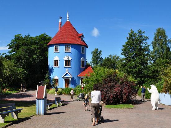 Finland_Turku_Park_Moomin_shutterstock_515231962