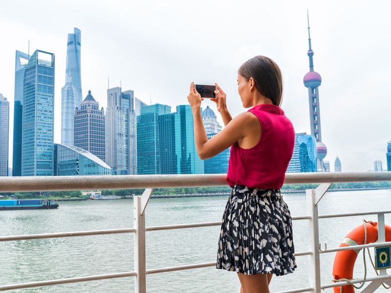 China_Shanghai_The Bund_外灘_shutterstock_493350661