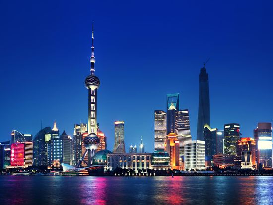 China_Shanghai_Night view_shutterstock_231663430