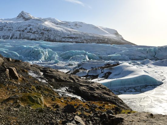Iceland_Svinafellsjokull_Vatnajokull_Glacier_shutterstock_1042000657