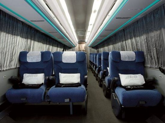 ADO Platino2324-inside_1