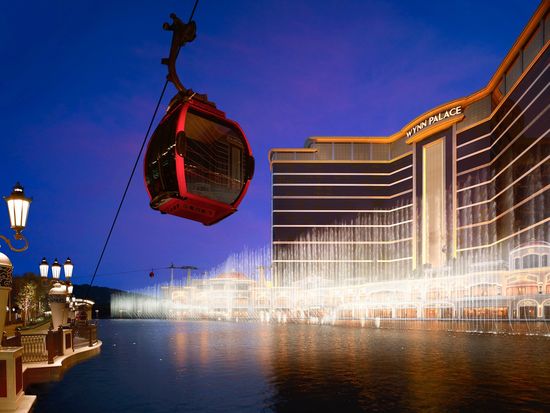 01_Wynn Palace_Skycab_night_Barbara Kraft