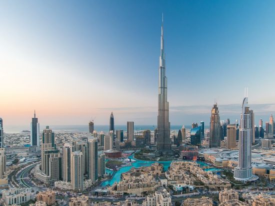 UAE_Dubai_Burj Khalifa_shutterstock_779374966