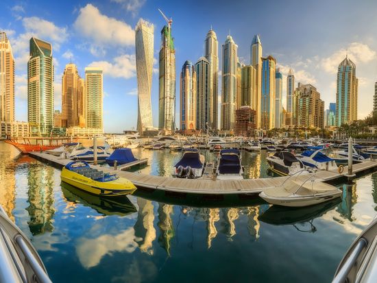 UAE_Dubai_Marina_shutterstock_524757604