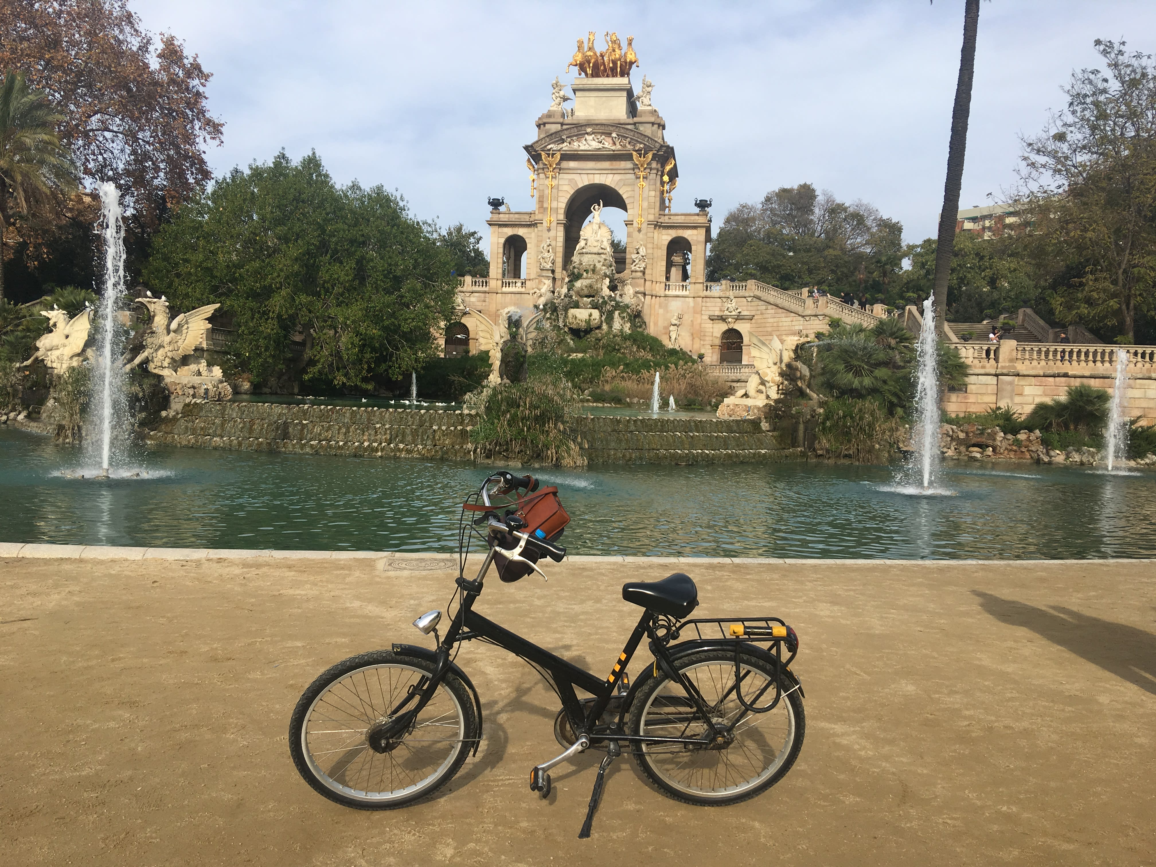 自転車で行く！バルセロナ半日観光 サイクリングツアー＜英語ガイド 