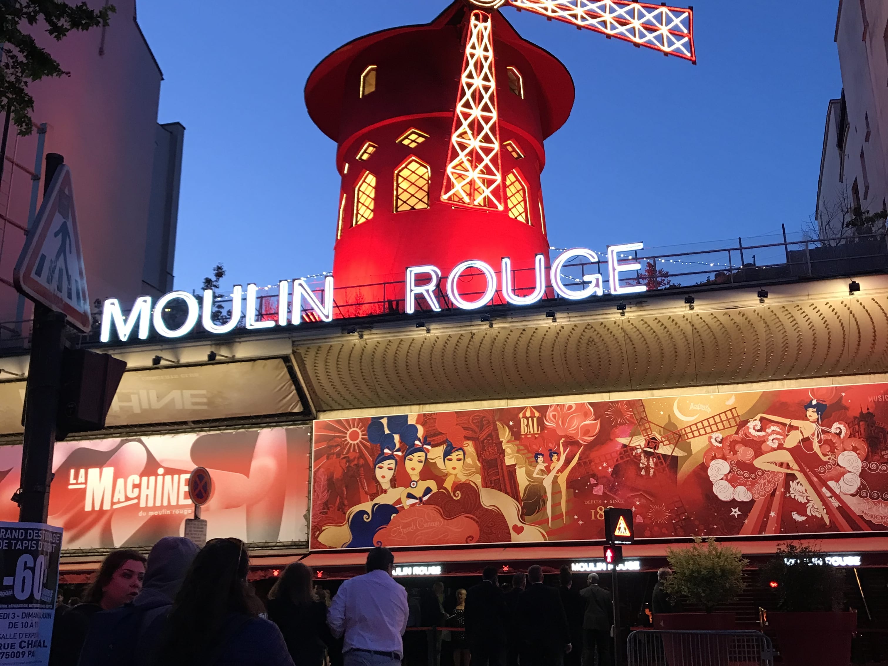 パリの夜景イルミネーション＋ムーランルージュ(Moulin Rouge)観賞