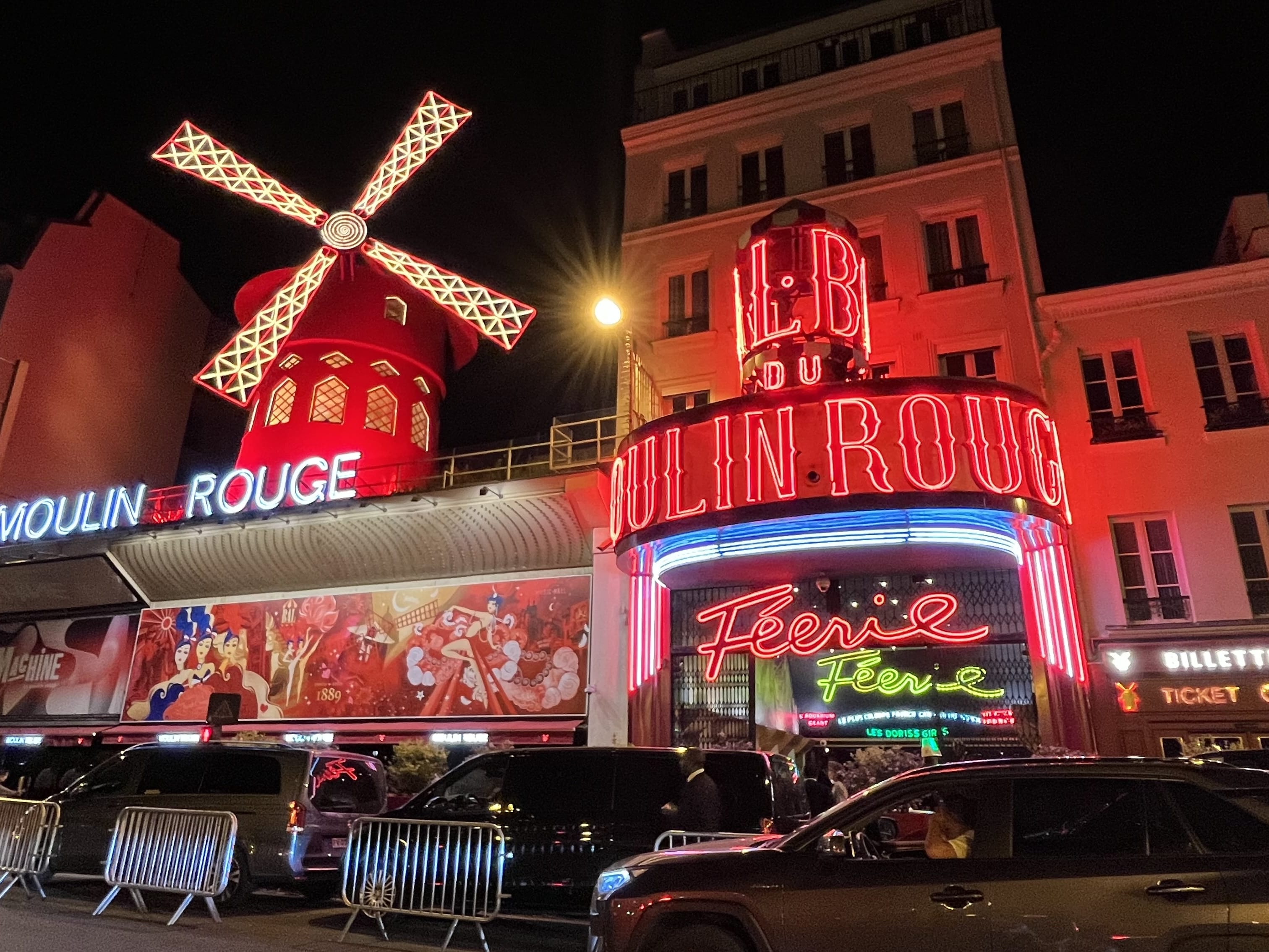 ムーランルージュ(Moulin Rouge) フレンチキャバレー ディナーショー