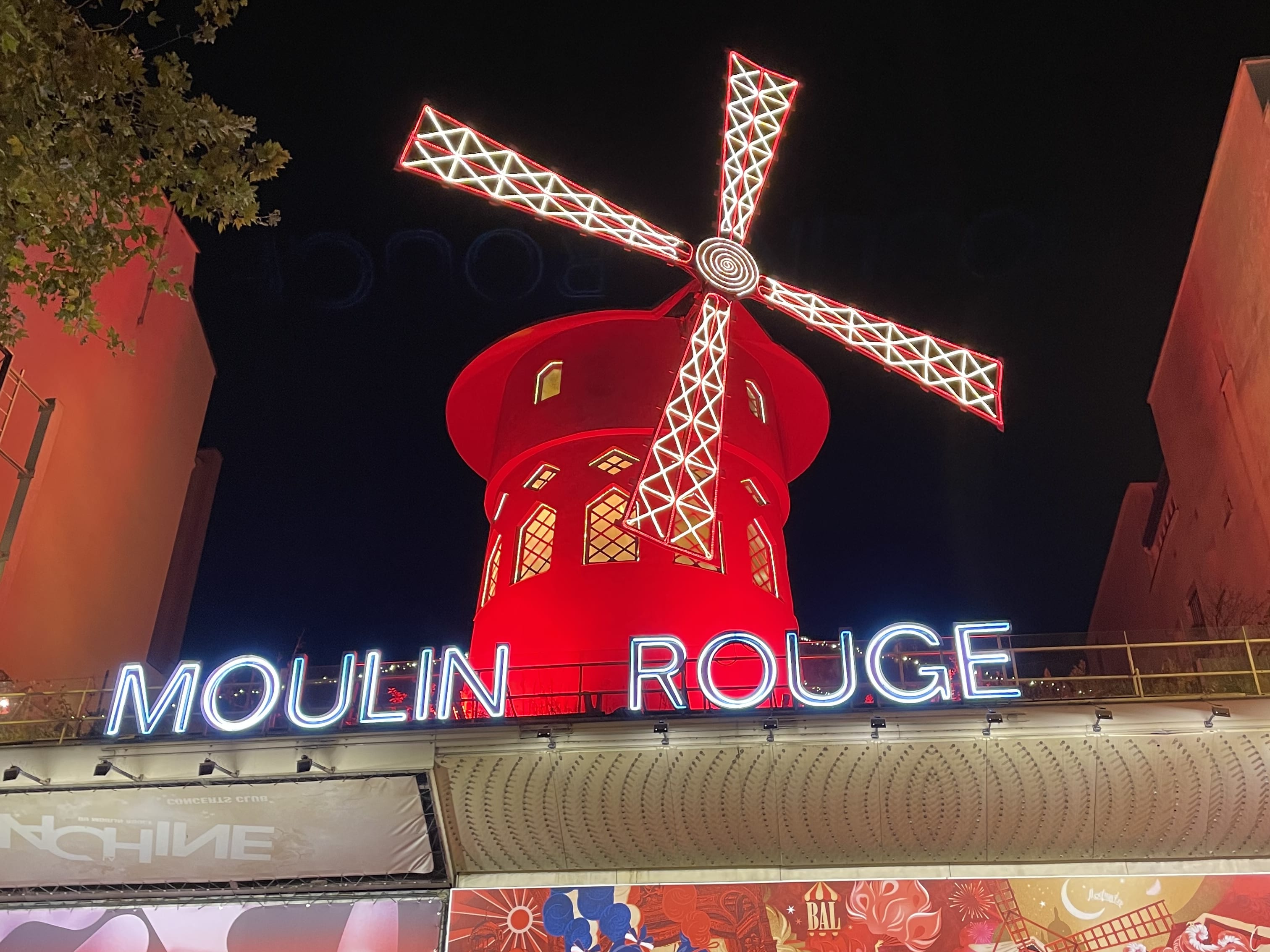 ムーランルージュ（Moulin Rouge）フレンチキャバレー ドリンクショー 選べる開始時間 21時または23時＜現地集合・解散＞ | フランス（パリ）旅行の観光・オプショナルツアー予約  VELTRA（ベルトラ）