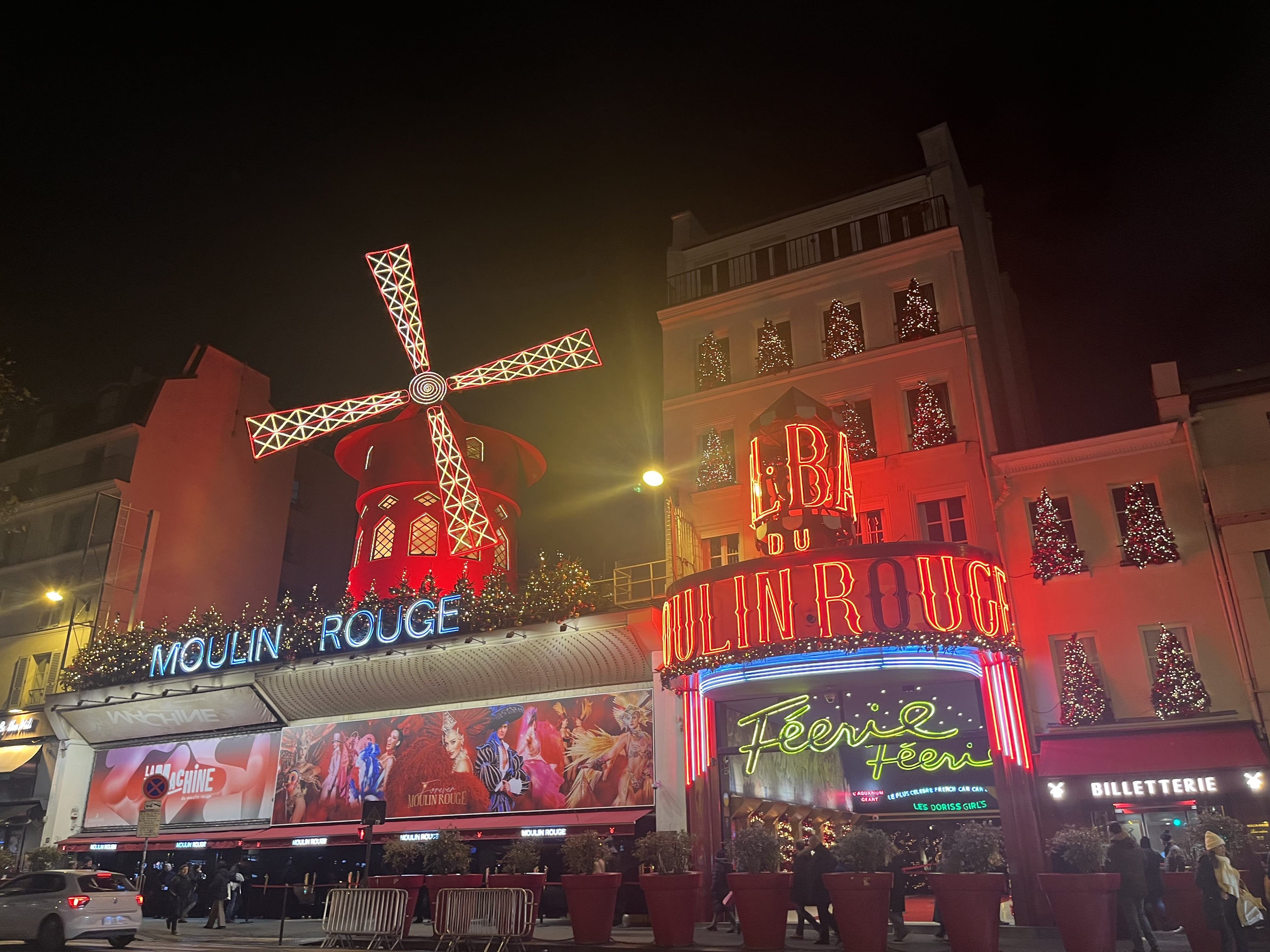 ムーランルージュ(Moulin Rouge) フレンチキャバレー ディナーショー