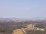 韓国側DMZ非武装地帯より38度線と北朝鮮の開城市を臨む